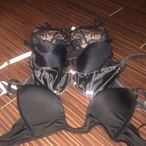Bundle of black bras!